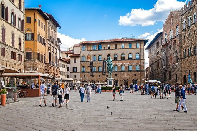 Florence in a Day: David, Cathedral & City Highlights Guided Tour - End at Ponte Vecchio: finish with a classic Florence scene
