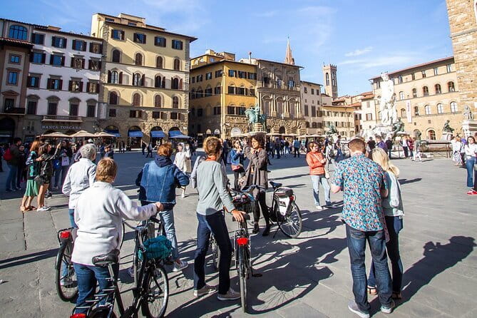 Florence Vintage Bike Tour–guided, small group or private option - Santa Maria del Fiore: seeing the Duomo’s structure from street level
