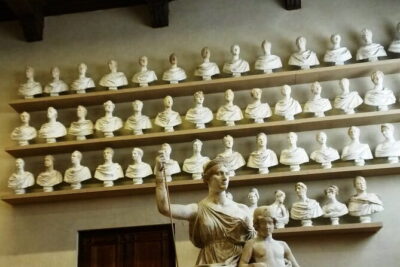 Florence Walking Tour with Accademia, Uffizi & Lunch - Start in Via Ricasoli and prepare for a split-day feel