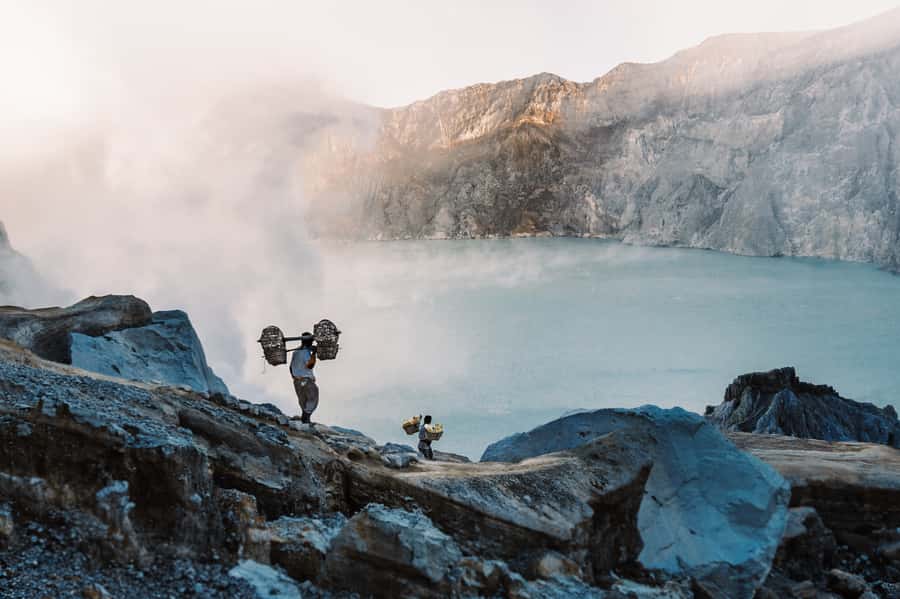 From Bali: 24-Hour Kawah Ijen Blue Flames, Dinner & Room - Who should book this, and who should skip it