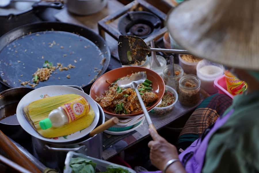 From Bangkok: Floating Market and Ayutthaya Guided Day Tour - Ayutthaya Historical Park: three temple stops that actually make sense