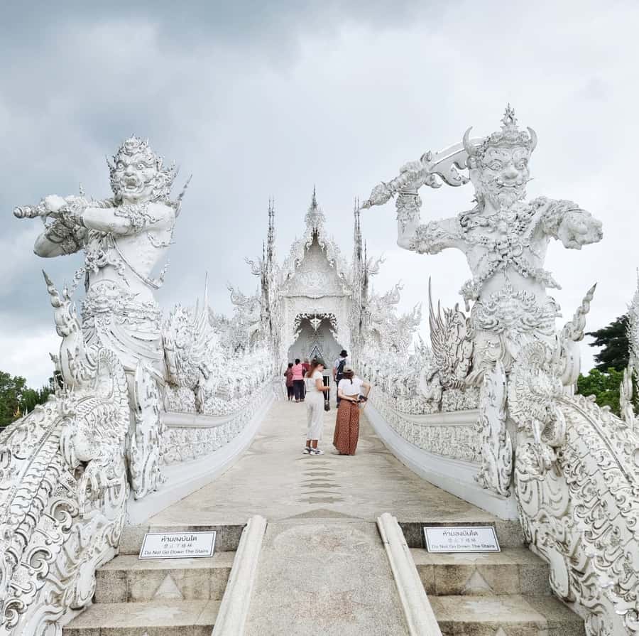 From Chiang Mai: Chiang Rai Temples and Golden Triangle Tour - Lunch and pacing: fuel before the Blue Temple grind
