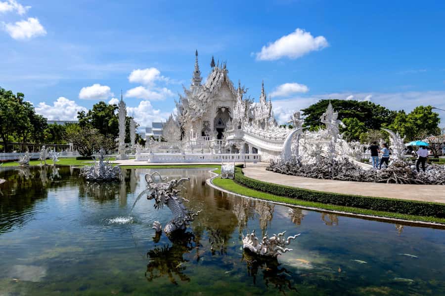 From Chiang Mai: Chiang Rai Temples and Golden Triangle Tour - Wat Rong Suea Ten (Blue Temple): a totally different mood