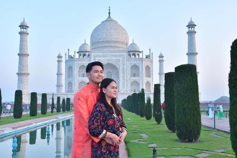 From Delhi: Taj Mahal & Agra Tour by Gatimaan Express Train - The return train: dinner and the end of the day’s push