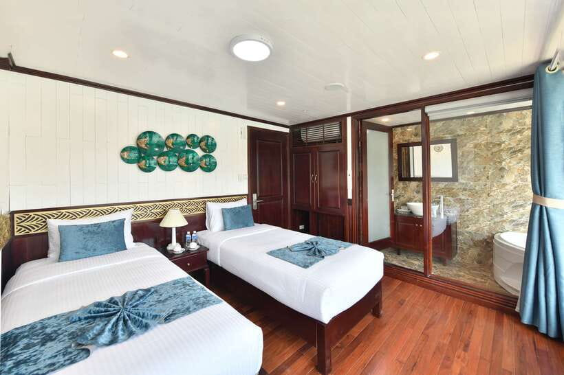 From Hanoi: 2-Day Halong Sapphire Cruise with Balcony Cabin - Cabins, Comfort, and Service: What You Can Expect on the Sapphire Cruise
