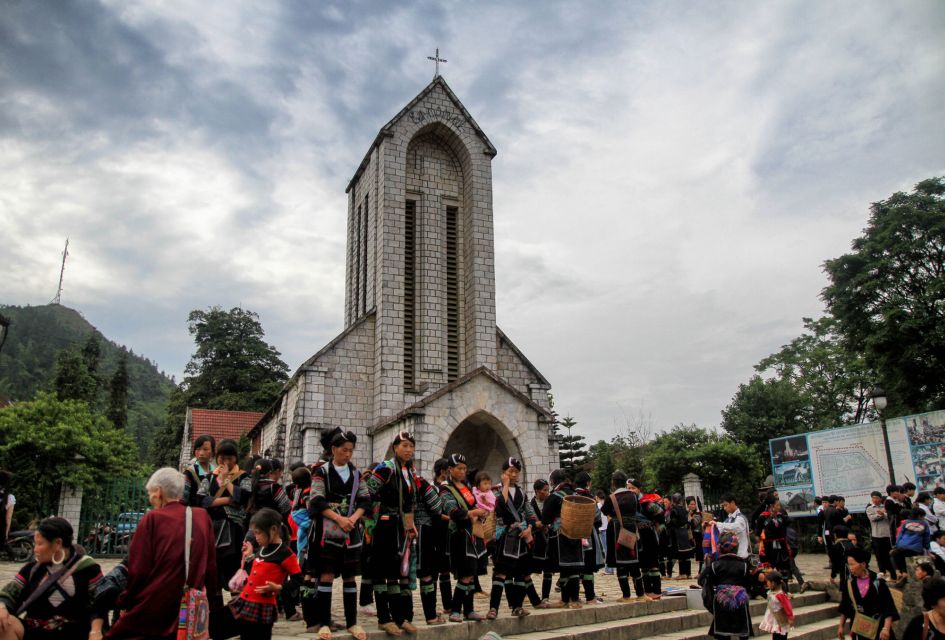 From Hanoi: 2-Day Sa Pa Ethnic Homestay Tour with Trekking - Night in Ta Van: what homestay life is really like (and how to prepare)