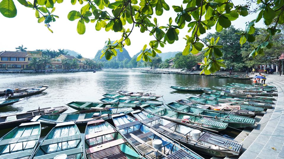 From Hanoi: Hoa Lu & Tam Coc with Buffet lunch & Cycling - Entering the Ancient Capital of Hoa Lu and King Dinh Temple