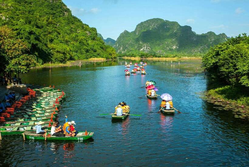 From Hanoi: Tam Coc Boat Trip and Hoa Lu & Mua Cave Tour - Tam Coc by bamboo boat: three caves and the gentlest pace of the day