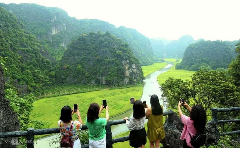 From Hanoi: Tam Coc Boat Trip and Hoa Lu & Mua Cave Tour - Timing and pacing: how the day stays manageable (even when it’s long)