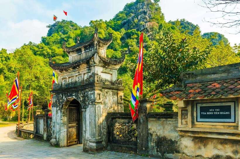 From Hanoi: Tam Coc Boat Trip and Hoa Lu & Mua Cave Tour - Getting out of Hanoi: 2.5 hours of road time you should plan for