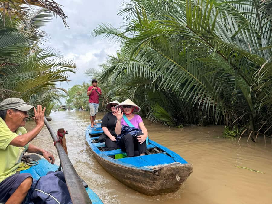 From HCM: Mekong Delta & Cai Rang Floating Market 2-Day Tour - Entering the Cai Rang Floating Market from the water