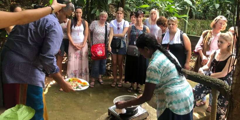 From Kandy: Sigiriya Rock & Dambulla Cave Temple Adventure - Dambulla Cave Temple: where the art hits hardest