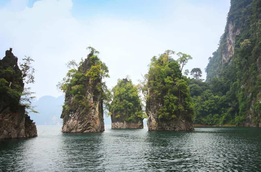 From Khao Lak/Khao Sok: Cheow Lan Lake and Emerald Pool Tour - Nam Rad Watershed Creek + Emerald Pool: water first, crowds later