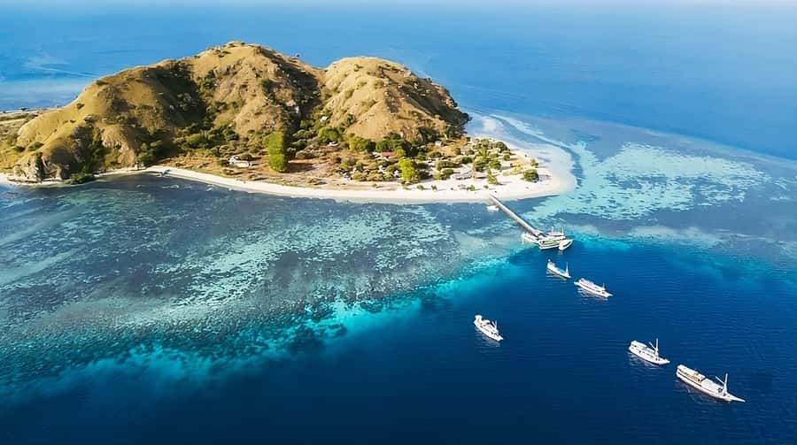 From Labuan Bajo: Komodo Island Day Tour with Snorkeling - Taka Makasar sandbank and Kanawa Island: where the day cools down