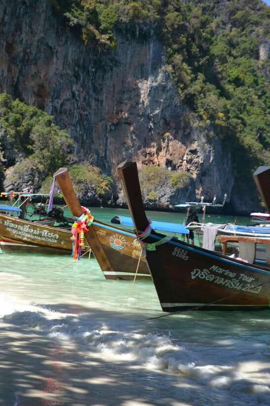 From Phi Phi: Full Day 7 Island Tour by Longtail with Sunset - Maya Bay in one hour: iconic, but you need a plan