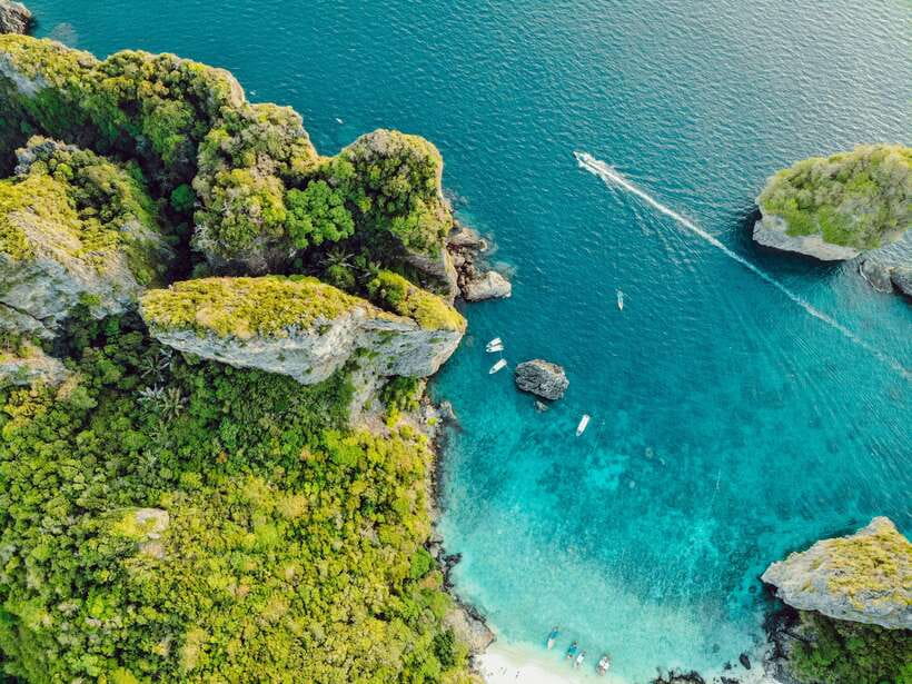 From Phi Phi: Full Day 7 Island Tour by Longtail with Sunset - Sunset over Phi Phi: why the ending feels better than the middle