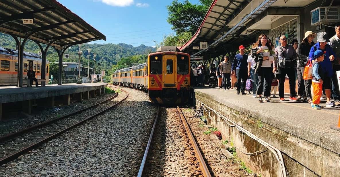 From Taipei: Yehliu, Jiufen, and Pingxi Day Tour - Jiufen: Old-Street Atmosphere, Tea Houses, and Taro Ball