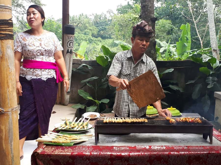 From Ubud: Authentic Cooking Class in a Local Village - The market tour: where your Balinese cooking education begins