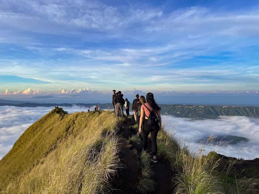 From Ubud: Mount Batur Hiking - Managing the hustle and the monkeys at the summit