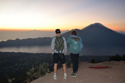 From Ubud: Mount Batur Hiking - From the base to the summit: a short hike with steep moments
