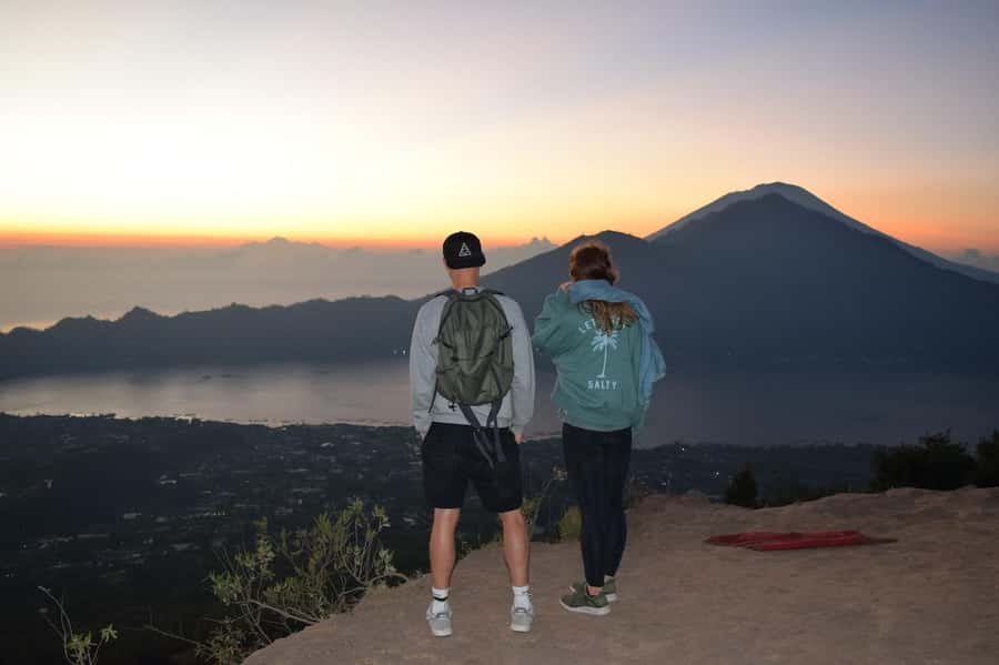 From Ubud: Mount Batur Hiking - From the base to the summit: a short hike with steep moments