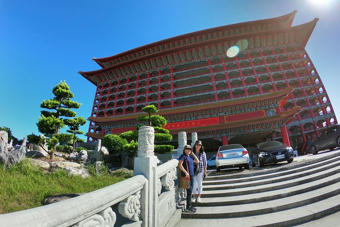 Full-Day Private Custom Taipei City Tour - Chiang Kai-shek Memorial Hall: power, symbolism, and a good photo stop