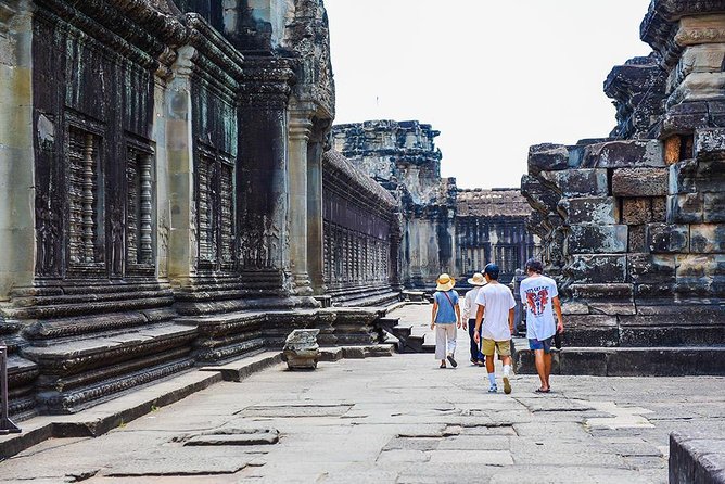 Full-Day Temples of Angkor Small Group Tour - Angkor Thom’s South Gate to Bayon: 108 guardians and the face-towers