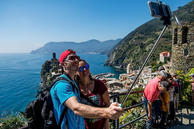 Full Day Tour to Val d'Orcia and Gladiator's Fields with Wines - Madonna di Vitaleta Photo Stop and the Gladiator Film Moment