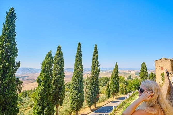 Full Day Tour to Val d'Orcia and Gladiator's Fields with Wines - Comfort, Group Size, and Walking on Hills