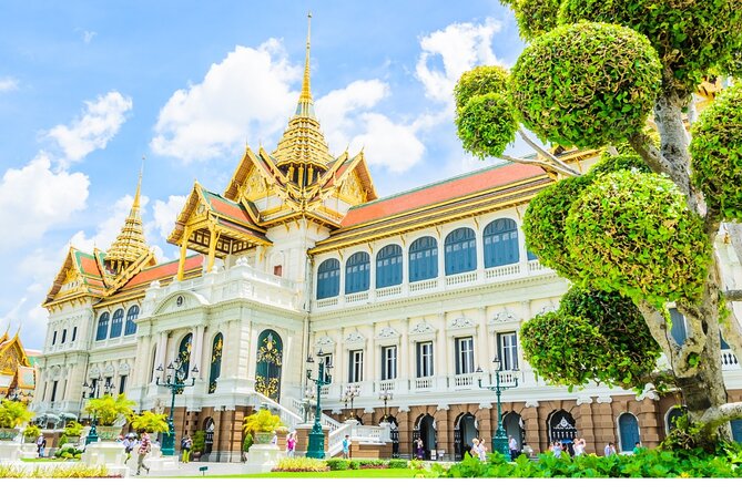 Grand Palace & Temples of Bangkok with experienced guide - The start point at Tha Chang Pier: timing that affects everything