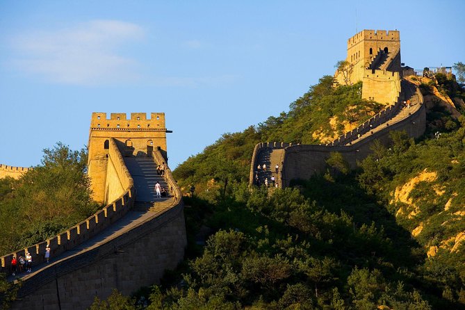 Great Wall of China at Badaling and Ming Tombs Day Tour from Beijing - The jade factory and the tea-style shopping stop: useful souvenirs or pressure?