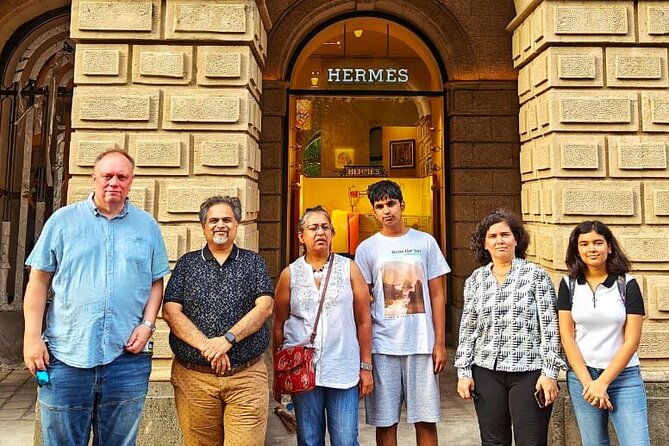 Group Guided Walking Tour in Fort and Colaba - Horniman Circle, St. Thomas Cathedral, and Flora Fountain in one sweep