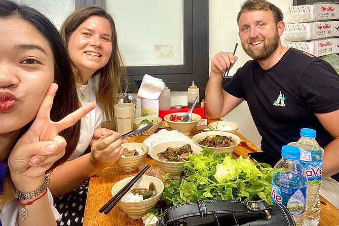 (Group/Individual) HANOI STREET FOOD TOUR - Old Quarter walking segment: Bun Cha and Banh Cuon at real spots