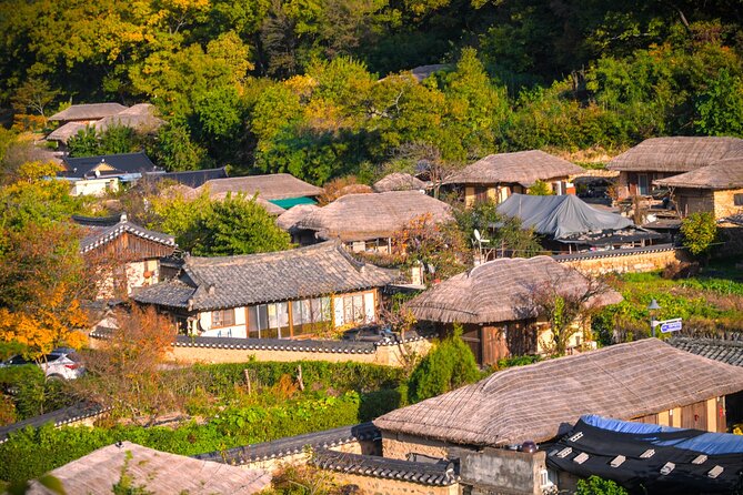 Gyeongju UNESCO World Heritage Guided Day Tour from Busan - Donggung Palace and Wolji Pond: the sunset-and-lights payoff