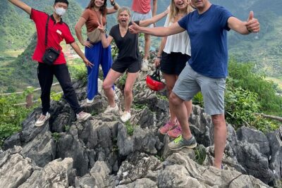Ha Giang Loop 3 Days 2 Nights with Ha Giang Vision Tour - Day 1: from Quiri lunch to Heaven Gate and Lùng Tám weaving villages
