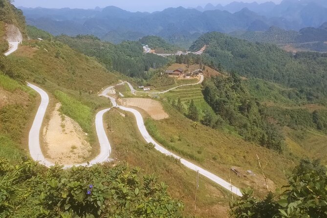 Ha Giang loop 3 or 4 Days, Small Group Tour (within easy riders) - Day 3: Mat Ma Pass by Yên Minh and the Mong Area at Cán Tỷ