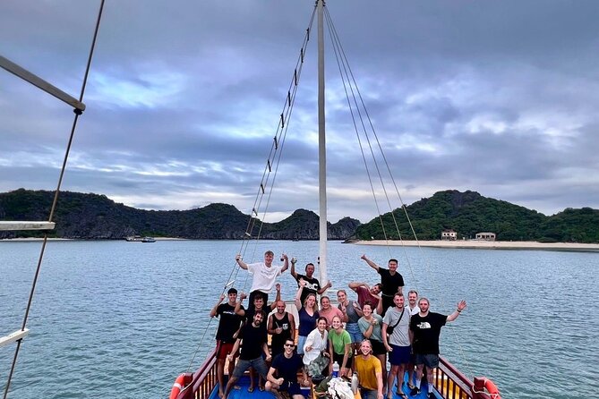 Ha Long Bay Cruise Day Tour-Cave, Kayaking,Ti top island & Lunch - Luon Cave by Kayak or Bamboo Boat: Close Views in 45 Minutes