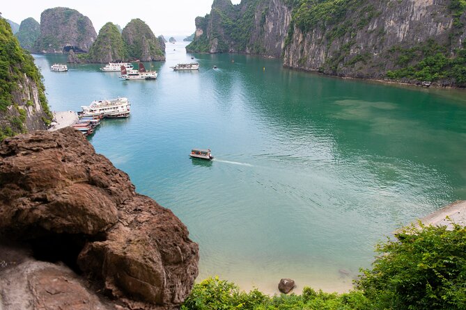 Halong Bay 2 Days 1 Night Traditional Boat - Timing and Comfort: How the Day Feels in Motion