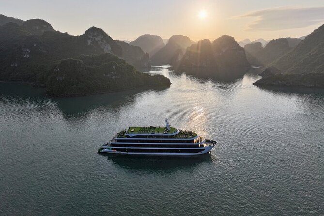 Halong Bay 2D1N Cruise multi options, transfer, swim and kayaking - Getting from Hanoi to Halong Bay: the Opera House start and how transfers work