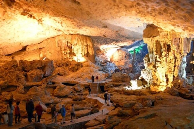 Halong Bay Day Tour By Diamond Era Cruise,Titop,Sung Sot & kayak - Buffet lunch value: 35+ dishes, vegetarian options, and how to beat the rush