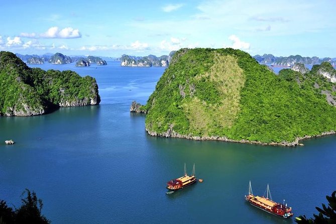 Halong Bay Full Day with Kayaking, Hiking viewpoint, Cave - Deluxe To Luxury - The onboard “deluxe” extras: lunch, sunset tea, cake, and fruit