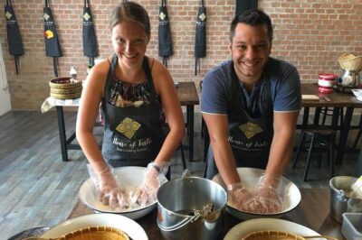 Hands on Thai Cooking Class and Market Tour - Inside the classroom: air-conditioning, pace, and practical tools
