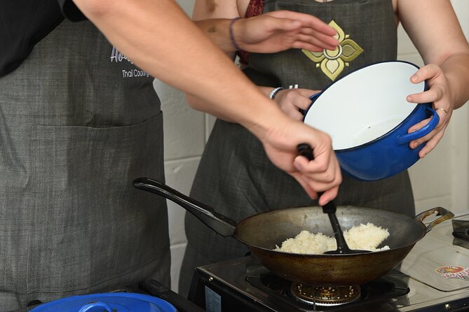 Hands-on Thai Cooking Class & Market Tour in Sukhumvit - Quick hits: what makes this cooking class tick