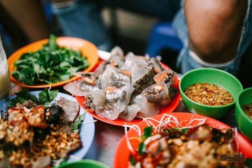 Hanoi: Eat Like a Local Small Group Street Food Tour - Why this Hanoi street food tour feels like daily life