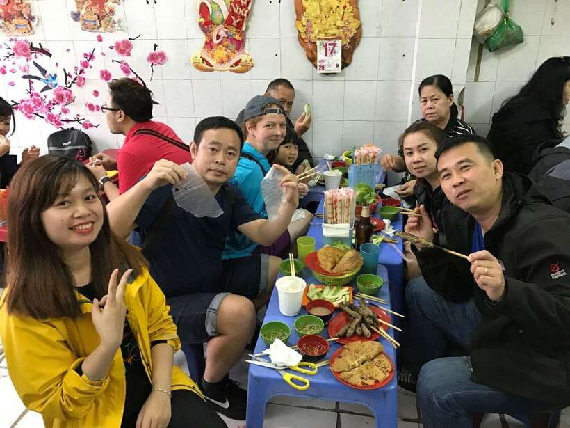 Hanoi: Eat Like a Local Small Group Street Food Tour - Walking the Old Quarter: food comes with the traffic
