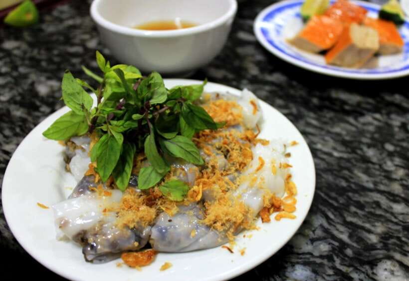 Hanoi: Guided Street Food Tour with Tastings - Spring Rolls, Pancakes, and Bánh Mì: The Street Snacks Portion