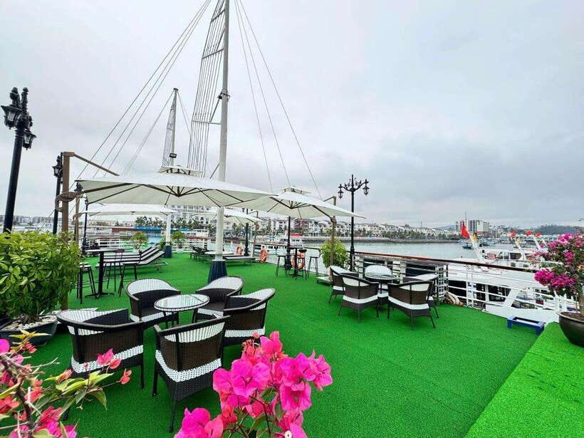 Hanoi: Ha Long Bay Day Trip - Luxury Cruise & Buffet Lunch - Luon Cave by Kayak or Bamboo Boat: Your Best Shot at Quiet Water