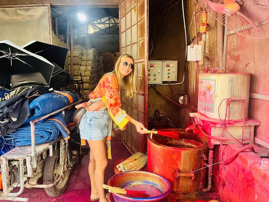 Hanoi: Incense, Hat-Making, Lacquer Villages, or City Tour - Quang Phu Cau incense village and the factory stop