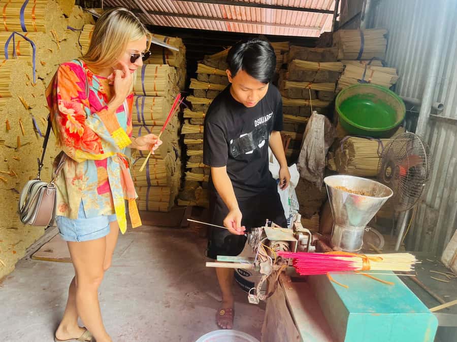 Hanoi: Incense, Hat-Making, Lacquer Villages, or City Tour - The lacquer village option: more shine, more steps, more smell
