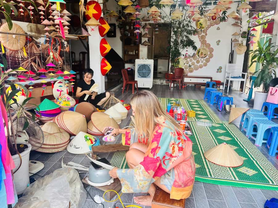 Hanoi: Incense Village, Hat & Lacquer Artisanal or City Tour - City Tour + Water Puppet Show: a different, calmer Hanoi option